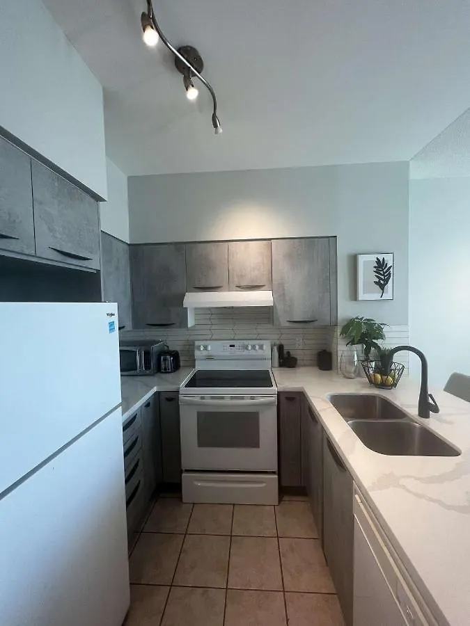 Apartment Cozy Fort York Condo Toronto Canada