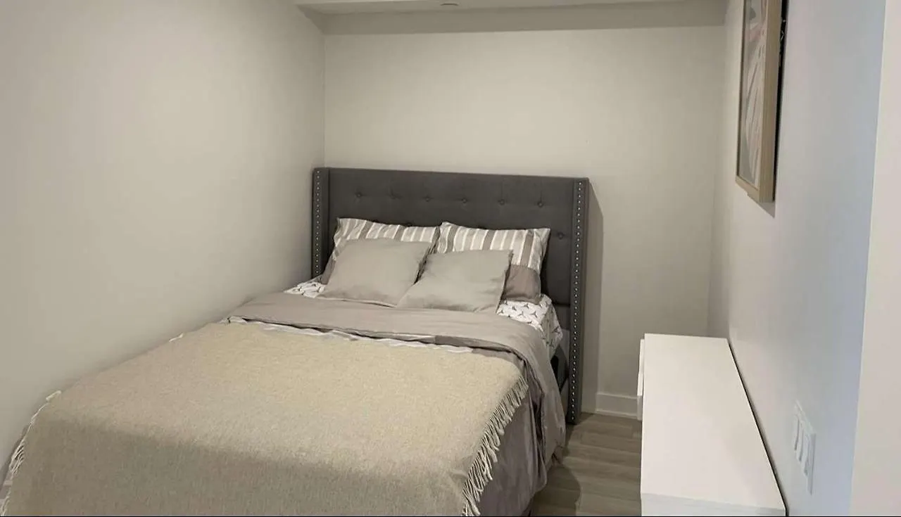 Apartment Cozy Fort York Condo Toronto