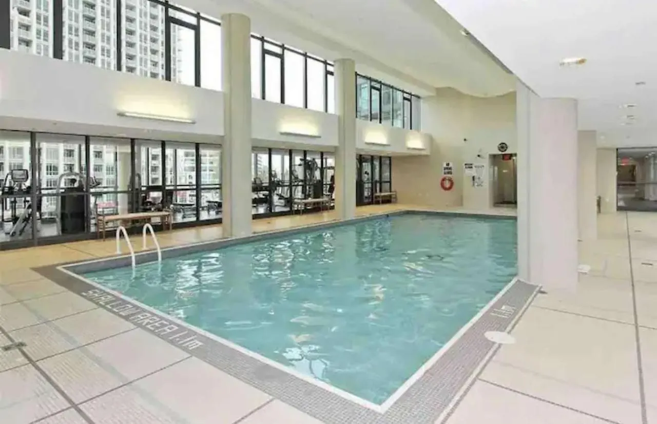 Cozy Fort York Condo Toronto Apartment