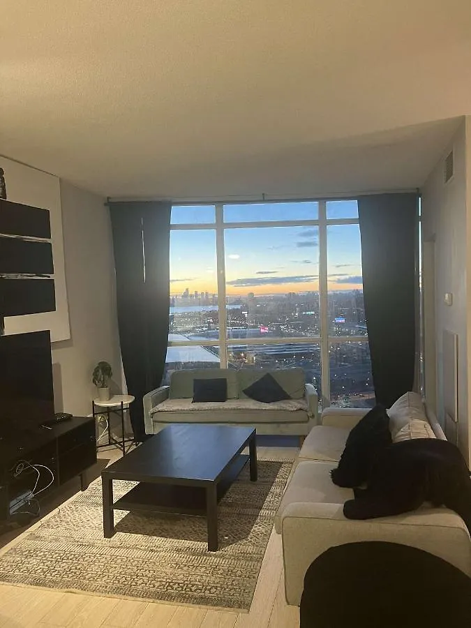 Apartment Cozy Fort York Condo Toronto